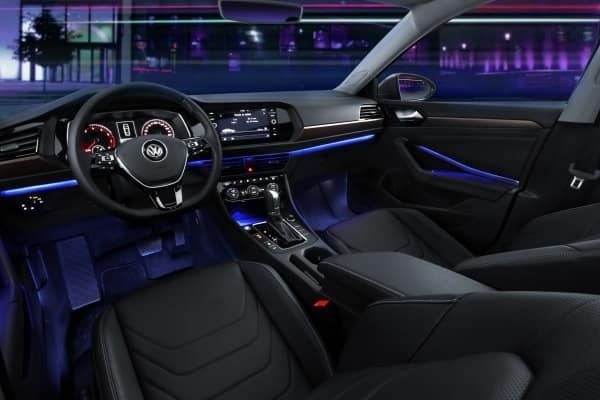 Volkswagen Jetta 2021 - практичный немецкий седан с одним из лучших оснащений в своем классе
