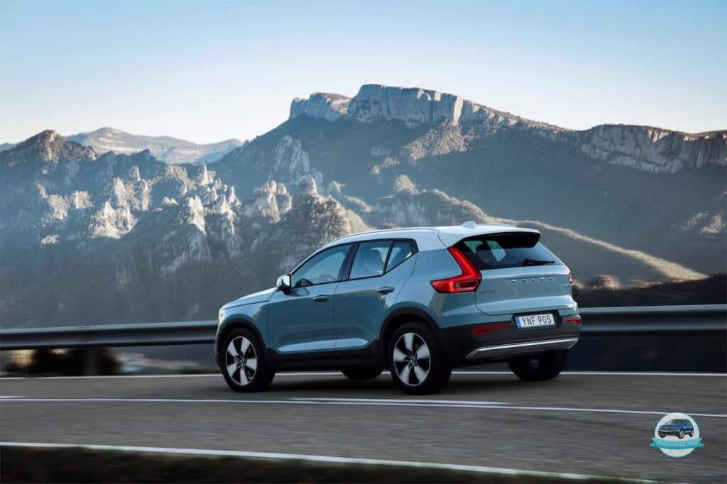 Volvo XC40 2021 - Может конкурировать с Volkswagen Tiguan ?