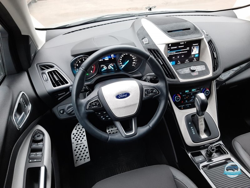  Ford Kuga 2022 интерьер